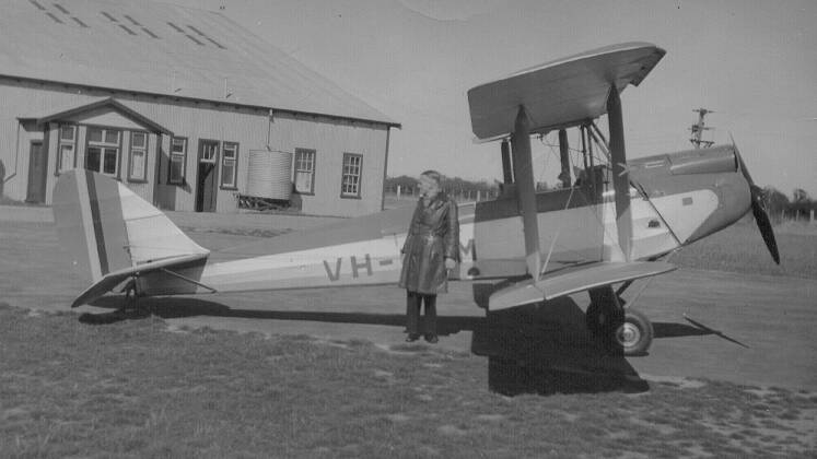A Gypsy Moth plane, this is the type Mrs Jackson flew. She was the first woman trained in Goulburn Aero Club to fly from Goulburn to Mascot in Sydney. 