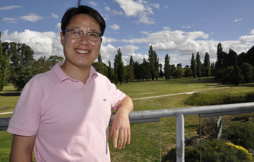 Lee Seung-Youl, known as Reno, enjoyed a catch up with friends at the Goulburn Golf Club on Friday.