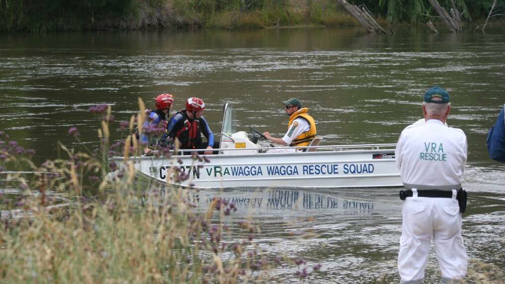 Police divers will join Wagga emergency services in a search for a man missing in the Murrumbidgee River. Picture: FILE IMAGE 