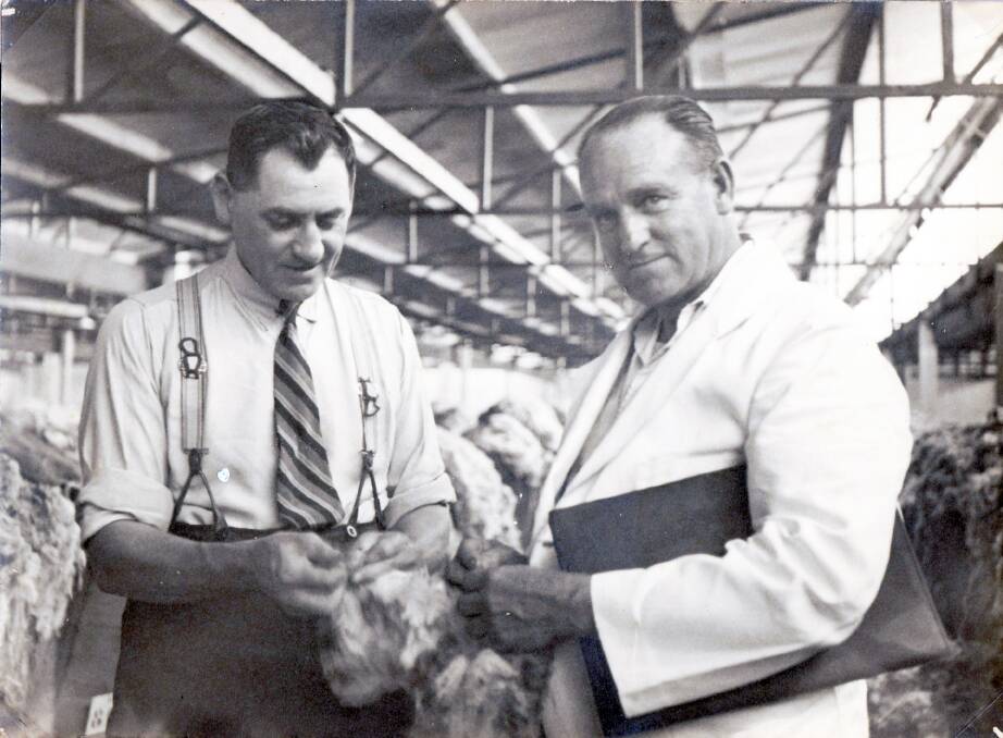 Allan Stanley Turner and wool buyer Sid Sparkes at the Goulburn Wool sales in 1939.