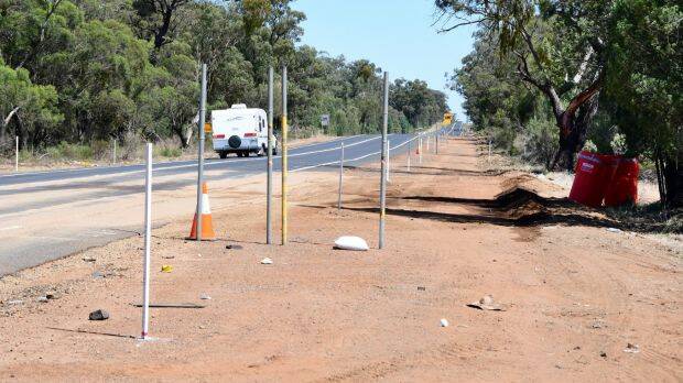 The scene of the crash on the Newell Highway about 20 kilometres north of Dubbo  Photo: Belinda Soole