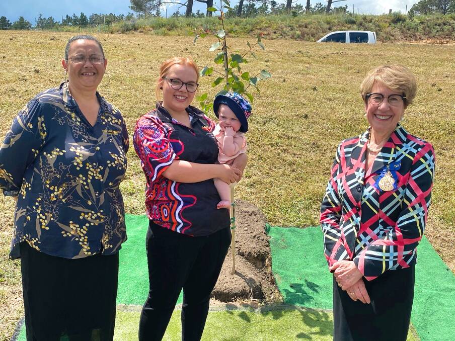 Delise Freeman and Opal O'Neill from the Pejar Aboriginal Land Council, and H.E. the Hon. Margaret Beazley AC QC.