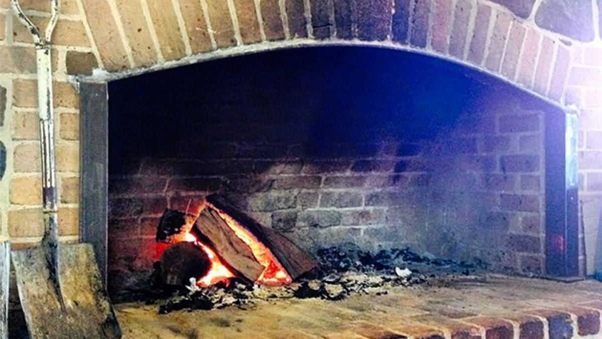 "Breakfast by the fire at #trappers bakery #Goulburn - perfect!!" Uploaded to Instagram by ceebee_images.