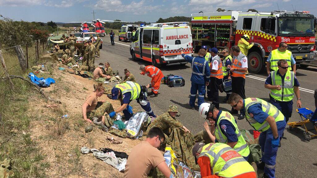 Posted on Twitter by @NSWAmbulance: "@NSWAmbulance Paramedics & helo doctors working with Emergency Services at Goulburn today @nswpolice @FRNSW" 