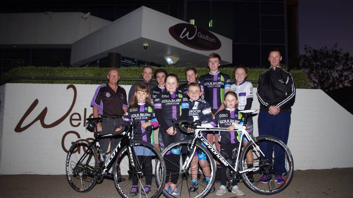 WORKERS SUPPORT: Back: Graeme Northey, Goulburn Workers Club Chief Operating Officer Anthony Hogan, with Goulburn Cycle Club junior riders: Zac St
Vincent, Tasmin Davies, Callum Emmerton, Tamika Wallace and Worker Club director Joe Stephens. Front: Katelyn Rawlinson, Emma St Vincent, Costa Toparis and Elsie Apps. 