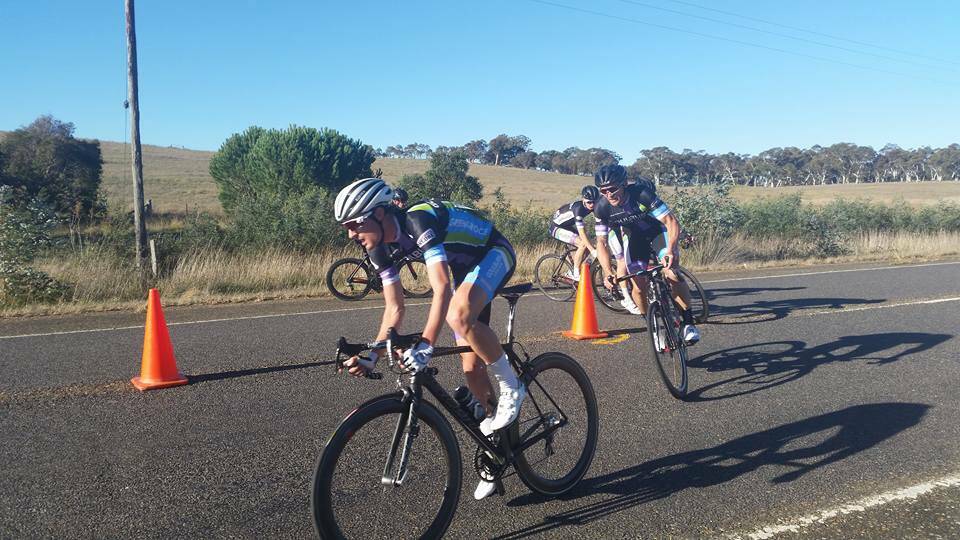 Cameron Roberts leads Ricky Brooker through the turnaround at Breadalbane on the Old Hume Highway, during the Joan Knight Memorial Handicap. Photo: Steve Boyt. 