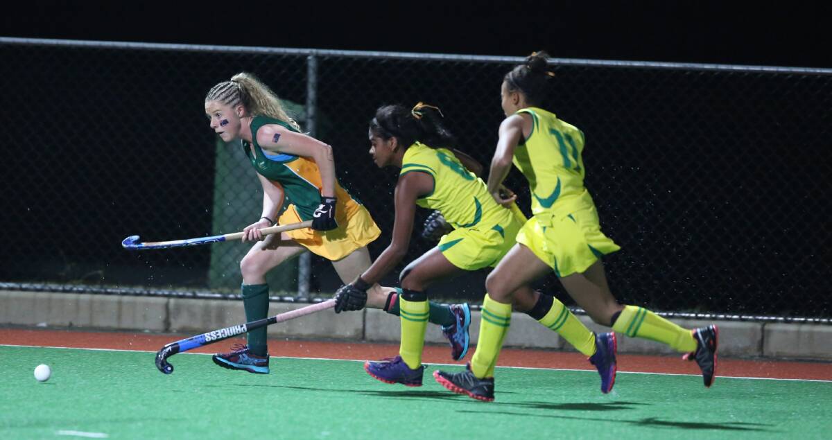 ON THE BALL:
Mikayla leads an
attack while on tour
in South Africa.
Photo supplied.