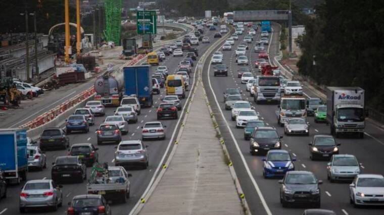 An index compiled by Uber and IPA shows peak-hour traffic in Sydney has worsened in the past year. Photo: Dominic Lorrimer