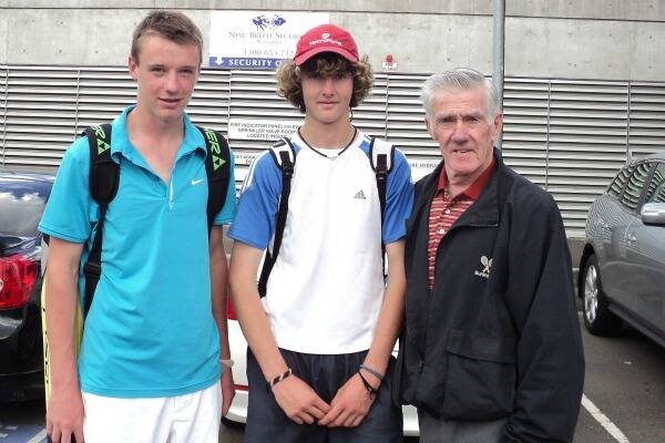 STAR STRUCK: Jarrod Twaddell is pictured with tennis legend Ken Rosewall and fellow South Coast squad member Sam Donovan.