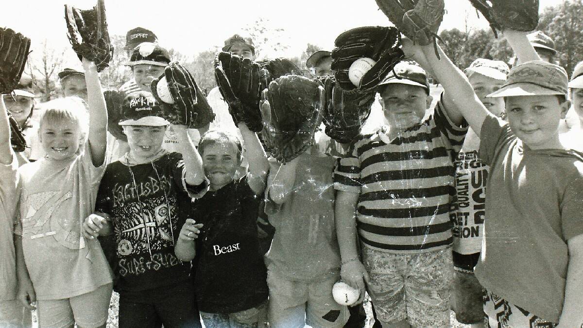 THROWBACK THURSDAY: Social snaps October 1993 #1. All photos available from the Goulburn Post - 48273500.