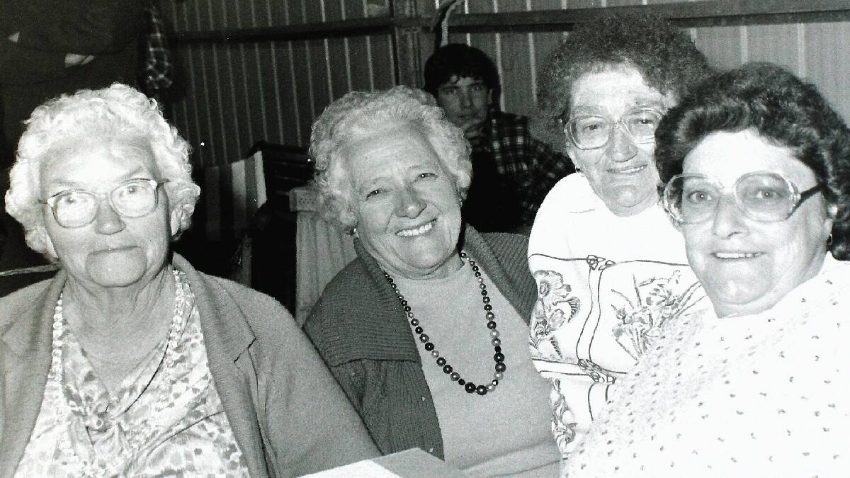 THROWBACK THURSDAY: Social snaps September 1993 #1. - All photos are available for purchase from the Goulburn Post - 48273500. 