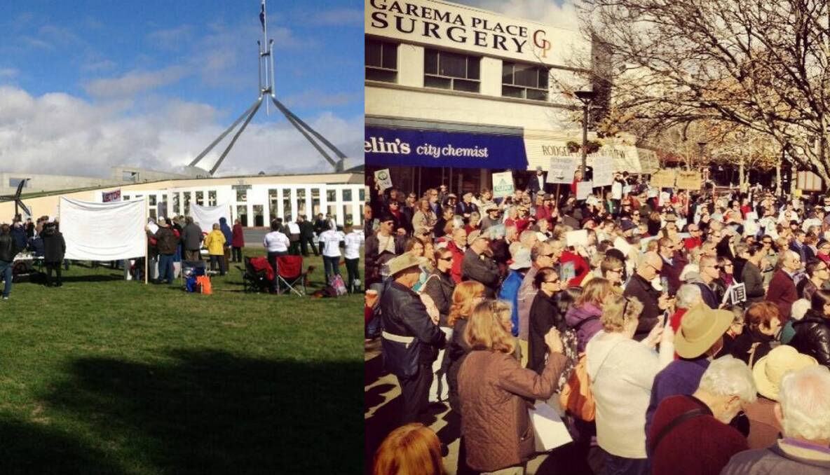 A pro and anti-windfarm rallies were held at the same time in the Canberra last week. A Twitter user sent an image comparing the attendances at the two rallies. 