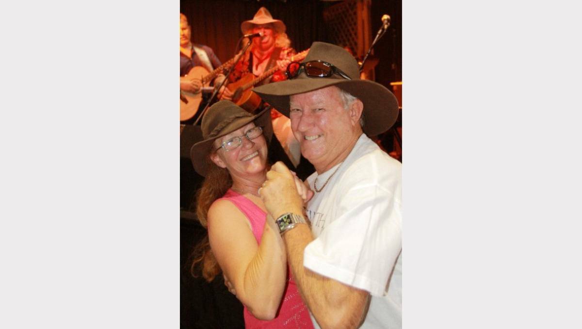 There was dancing in the street, beer and of course, live gigs at the Tamworth Country Music Festival yesterday. Photo: Robert Chappel/The Northern Daily Leader