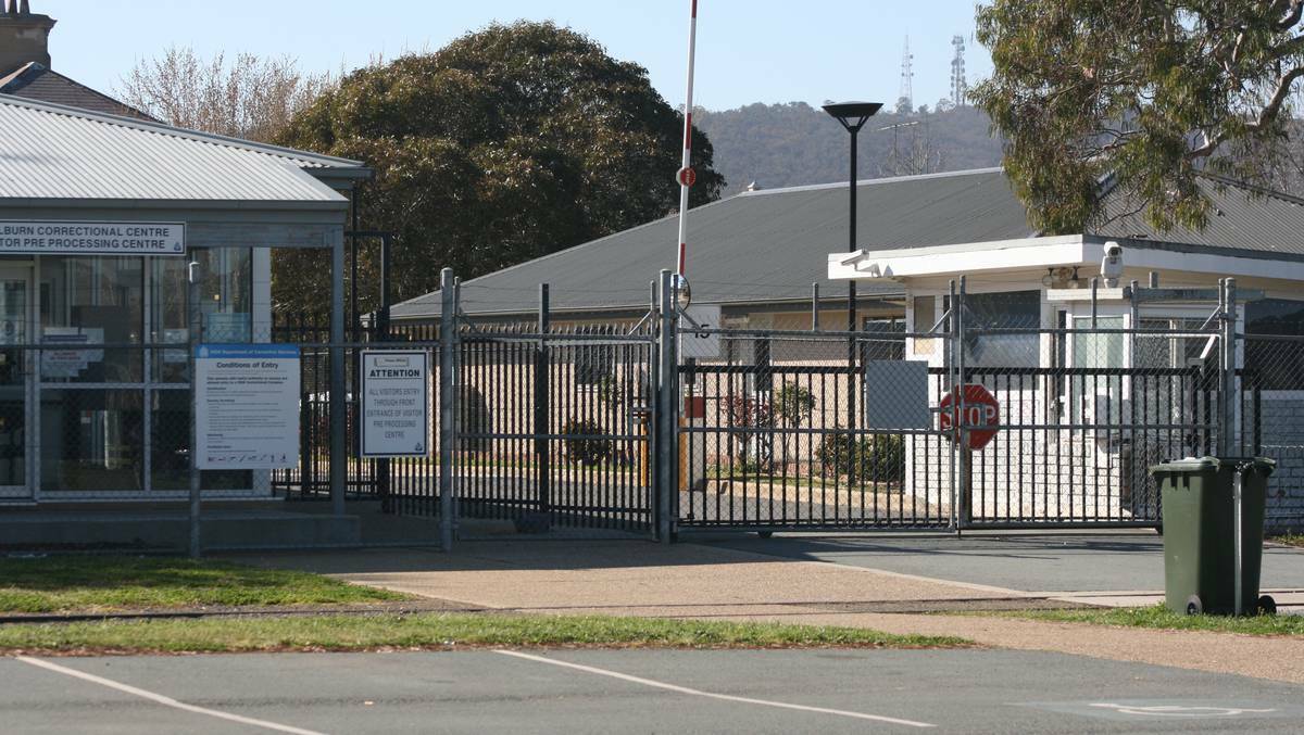 Goulburn Correctional Facility staff leave work and are on strike. 