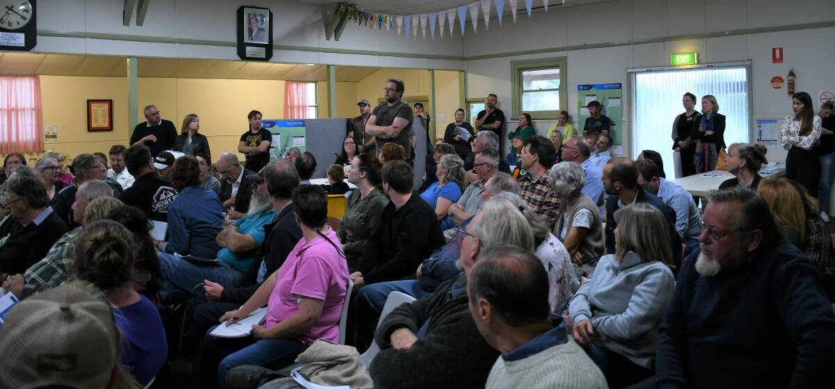 Tarago residents had questions at a meeting on March 9. Photo: Hannah Neale.