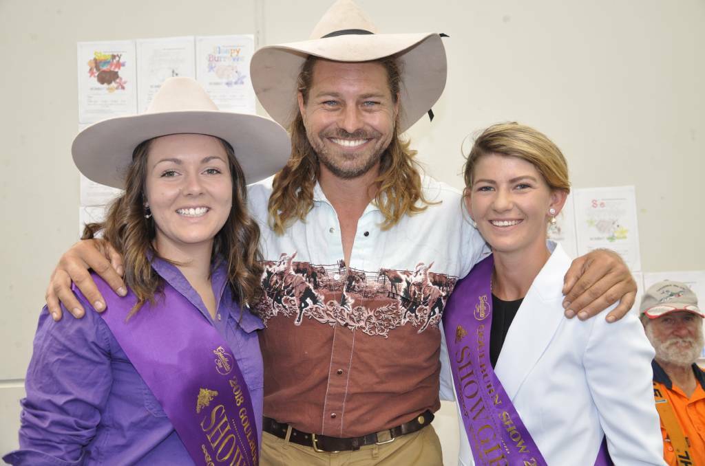 Farmer Dave Graham with 2018 Showgirl Shernoah Evans and 2019 Showgirl, Breanna Hickey at the show last year. Photo: Louise Thrower.
