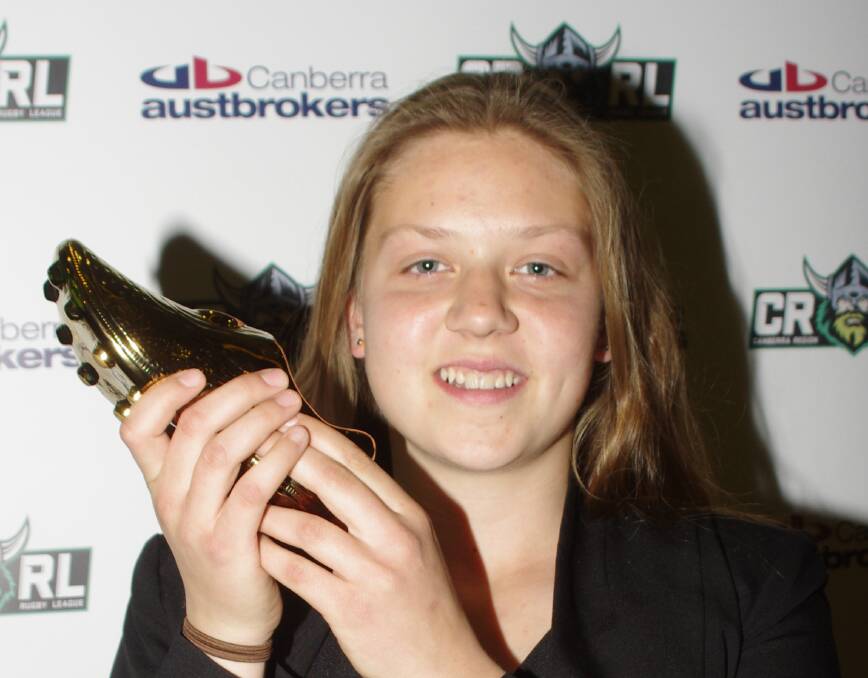 MOST POINTS: Lauren Kelly with her Golden Boot award for 114 points from 10 tries and 37 goals in the Katrina Fanning tackle competition. Photo: Darryl Fernance