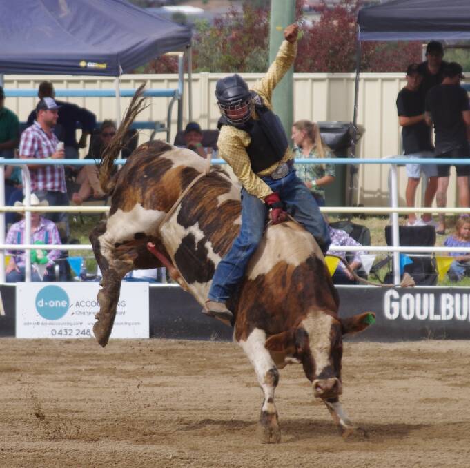 After starting his 30 year career with the Goulburn Post, on Goulburn Rodeo weekend 1989, journalist/photographer Darryl Fernance  retires, with the Goulburn Rodeo as one of his last official jobs.