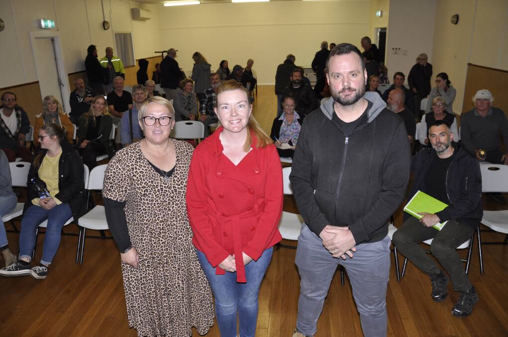 Jerrara Action Group members Leisha Cox-Barlow and Tenielle Bartley coordinated a meeting at Marulan on Monday night of residents concerned about the proposed waste to energy plant at Bungonia. Community health worker Karl Johnson also spoke. Photo: Louise Thrower.