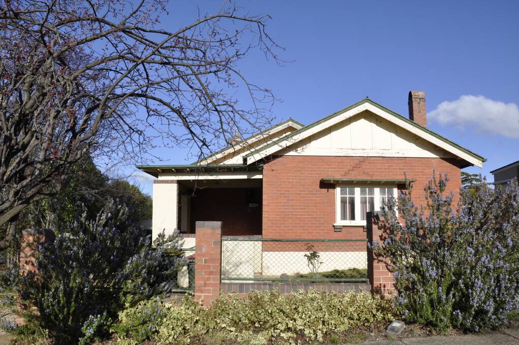 Four double-storey villas will go ahead, following Goulburn Mulwaree Council’s unanimous approval on Tuesday to demolish a 1930s house at 163 Cowper Street. Photo: file