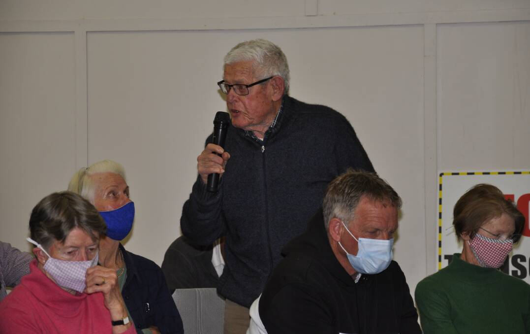 Tom Hughes AO QC had his say at the meeting at Grabben Gullen on Tuesday night. Photo: Louise Thrower.