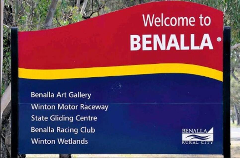 Councils or public authorities will be permitted to advertise an area's attractions on road entrances, like this one at Benalla, but they cannot promote businesses. Image sourced.