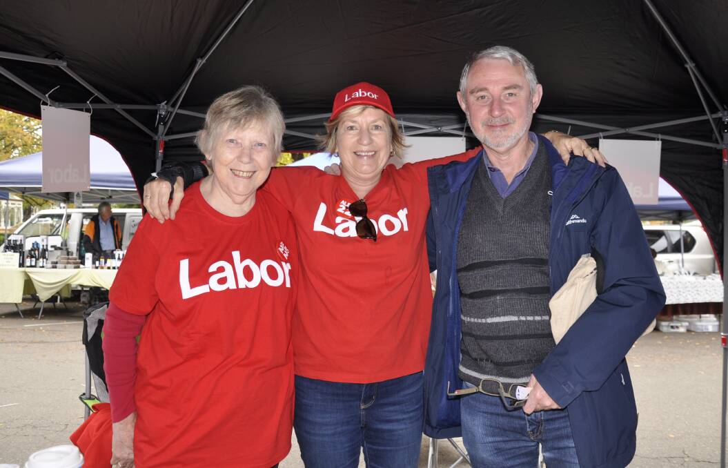 Jude Smythe, Anna Wurth-Crawford and Ian McQuillan manned the Labor stall at the markets.