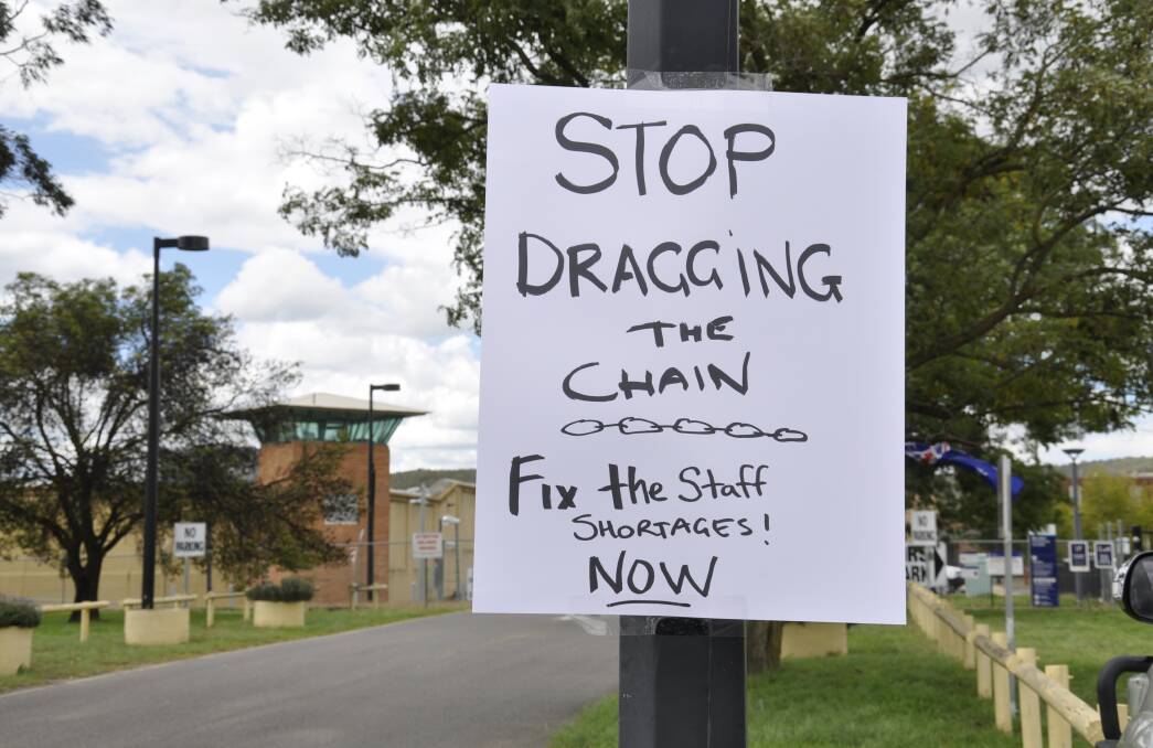 Prison officers picketing at the front of Goulburn Correctional Centre made their feelings known.