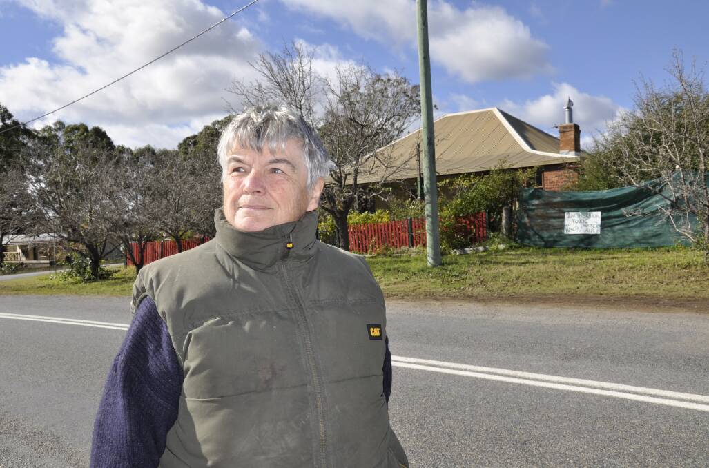 'ANOTHER FIGHT:' Bungonia historian Anne Wiggan has demonstrated her opposition to the proposed waste to energy plant with a sign outside her home. Photo: Louise Thrower. 