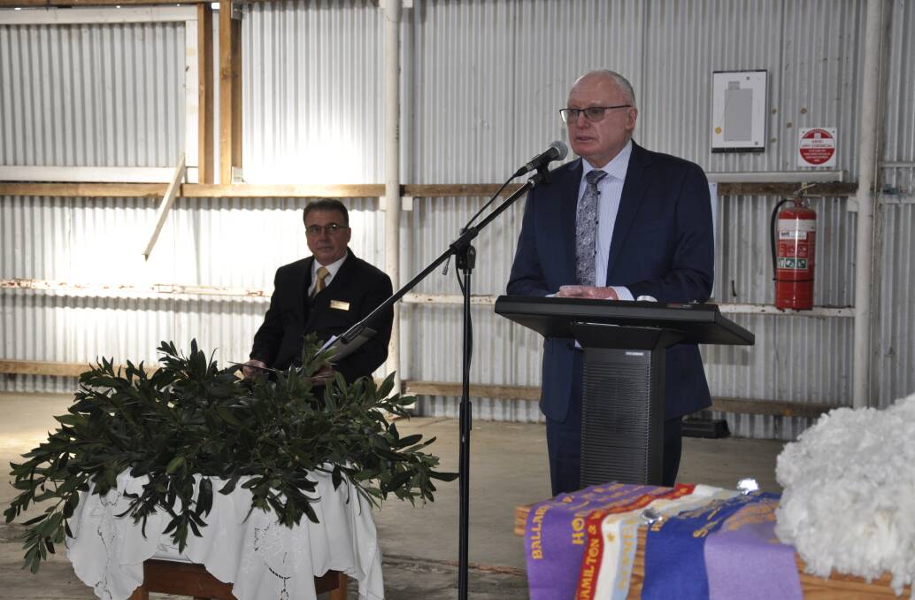 Mudgee district wool grower, Max Rayner, Grathlyn, spoke on behalf of Robert Peden's family. 