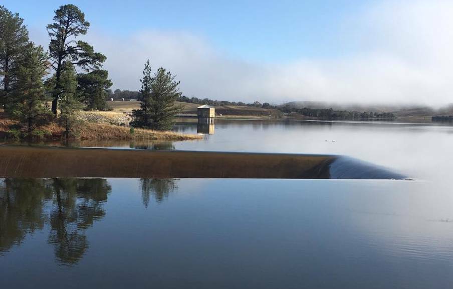 The council has reversed a decision to close Pejar Dam to recreation. Photo: Helen Evans.
