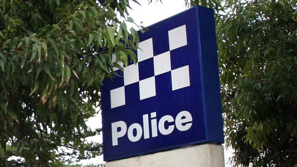 Alleged offenders hot-foot it after seeing police