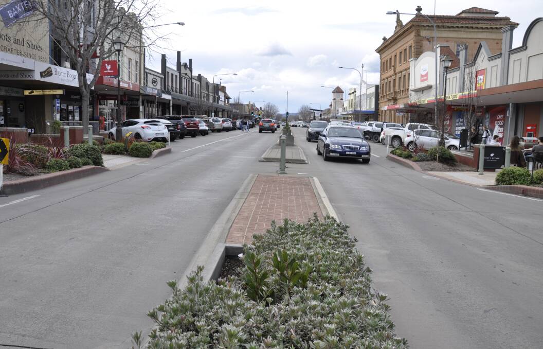 CHANGES: The median strip in Auburn Street between Verner and Goldsmith Streets will be removed and planted with trees this year. Photo: Louise Thrower.