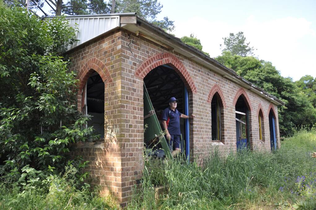 HISTORIC: The former Kenmore boat shed has been vandalised and graffiti sprayed inside. Despite some cracking, the structure is mostly sound. The Goulburn Lions Club wants to help restore the building. Photo: Louise Thrower. 