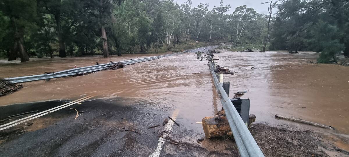 Flooding over the Abercrombie River has closed the road between Taralga and Oberon. Photo: Upper Lachlan Shire Council.