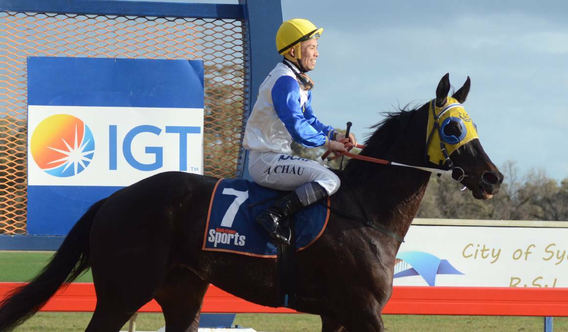 Veteran galloper Gentleman Max will line up for his 100th start in Forbes on Monday.