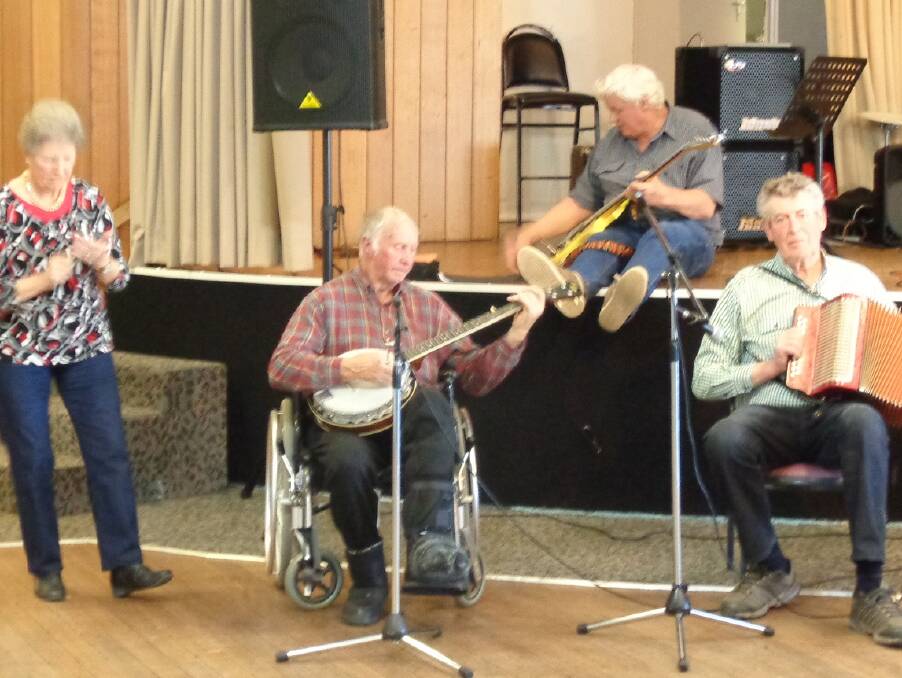 The Crookwell Cobbers entertained the crowds at the Lunch with Live Music on Sunday
