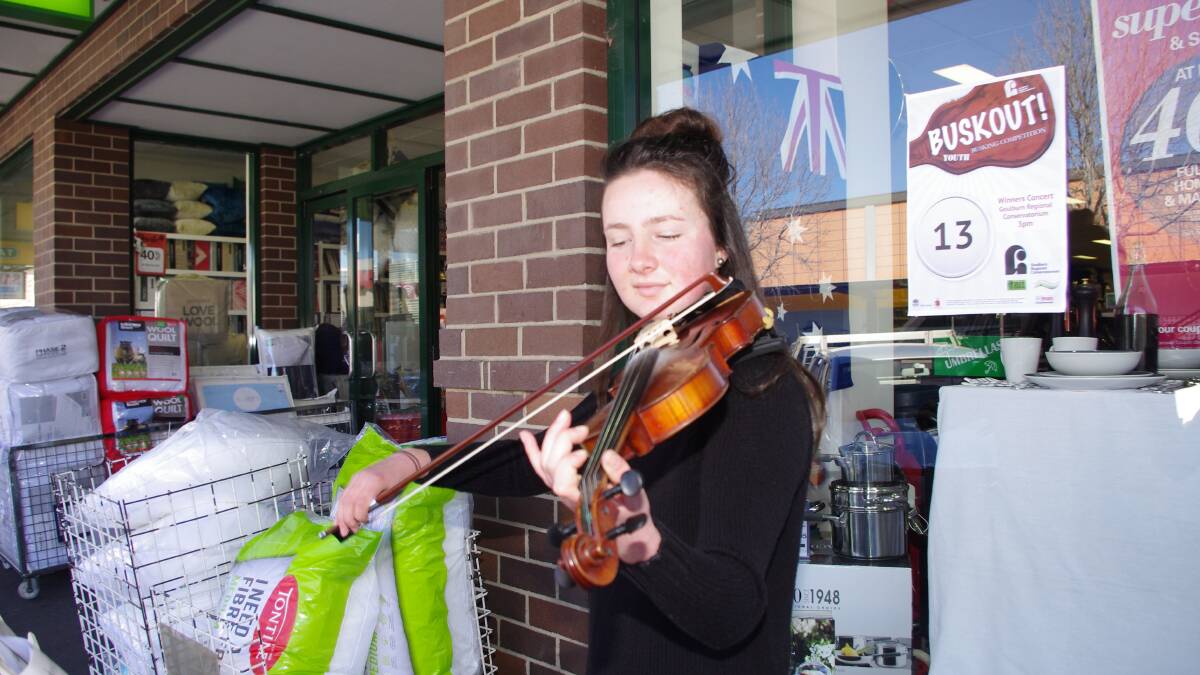 Mia Skeffington on violin 