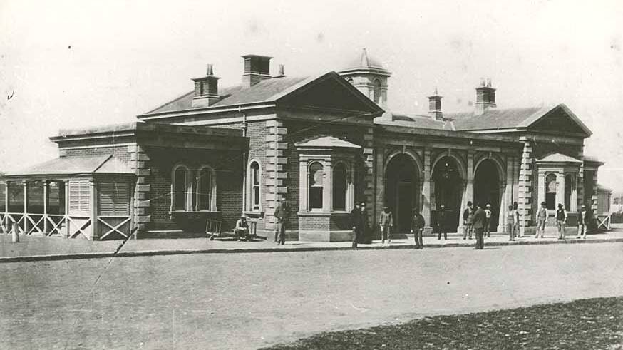 Goulburn Railway Station inn 1880. 
