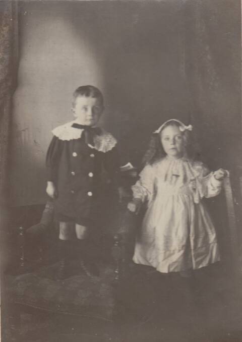 John and Nellie Mooney. The children of Katherine (nee Aylward). The fourth wife of “Red Paddy Mooney. Nellie married Ernie Cumberland while John married Blanche Collins. Photo supplied. 