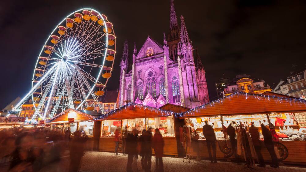 Night markets outside the illuminated Edinburgh Cathedral. Picture Shutterstock