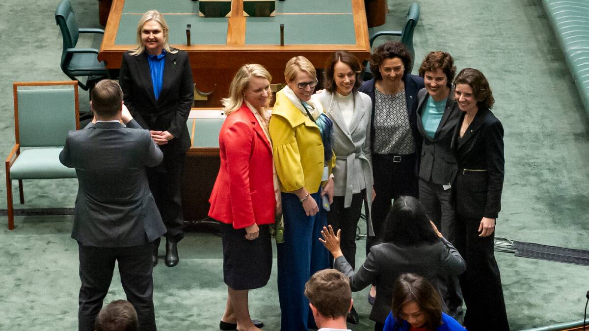New independent MPs from the class of 2022 pose for a photo in the House of Representatives. Picture: Elesa Kurtz