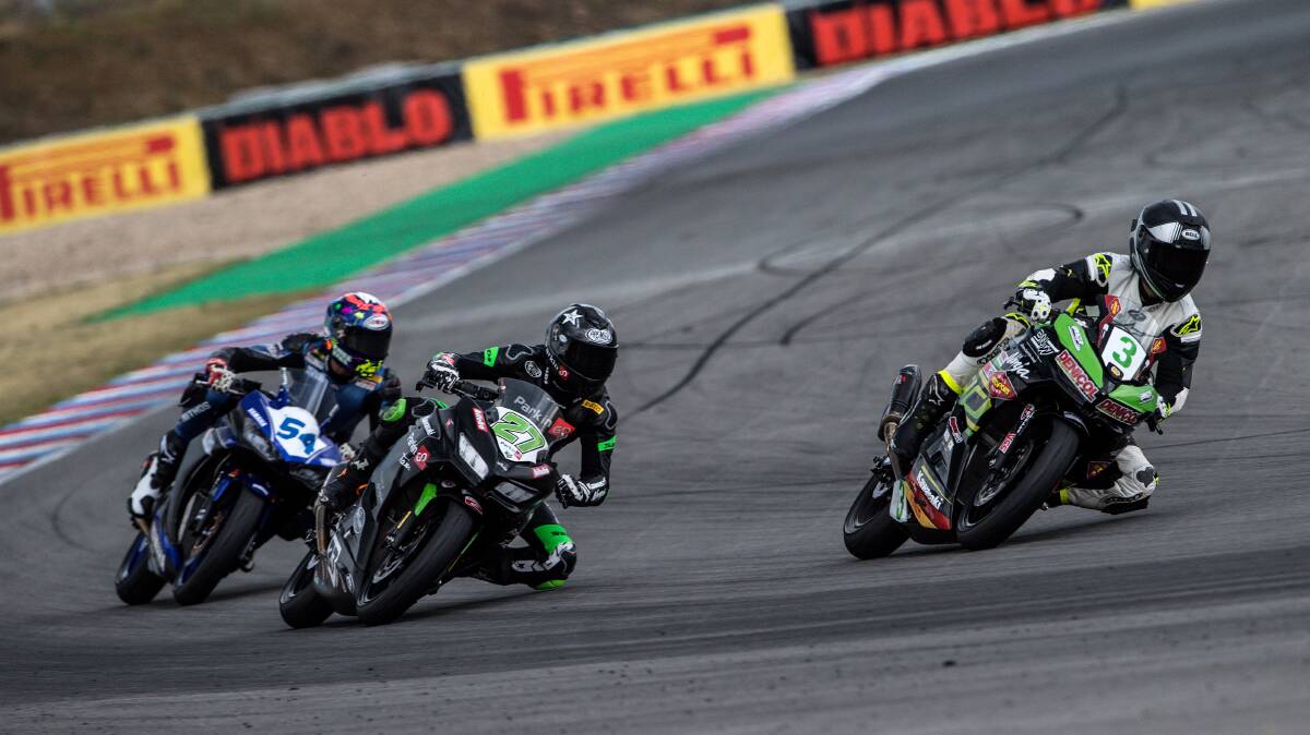 Tom Toparis (3) battling it out with Italians Filippo Rovelli (27) and Filippo Fuligni (54) over night at the Brno circuit. Photo Václav Duška.