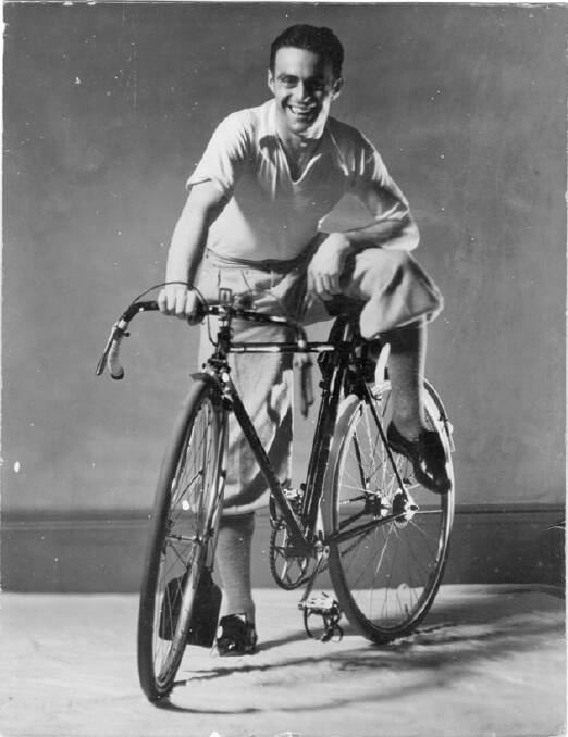Ready to ride: Dunc Gray began his career with the Goulburn Amateur Cycling Club as a teenager. Photo: Bicycling Australia. 