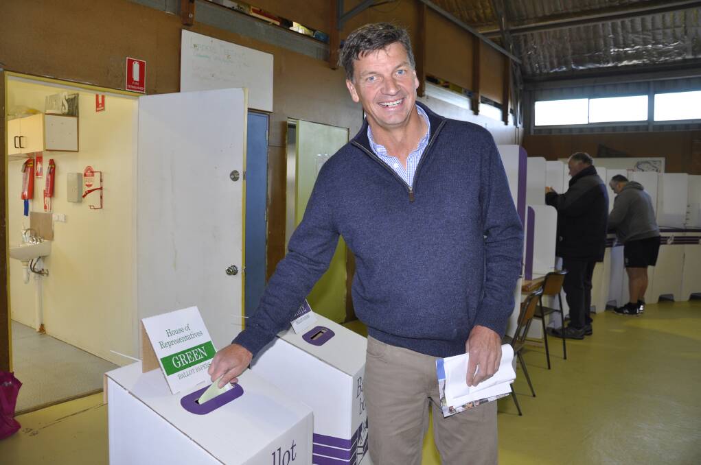 Angus Taylor voted early on polling day at the Goulburn scout hall. Photo: Louise Thrower