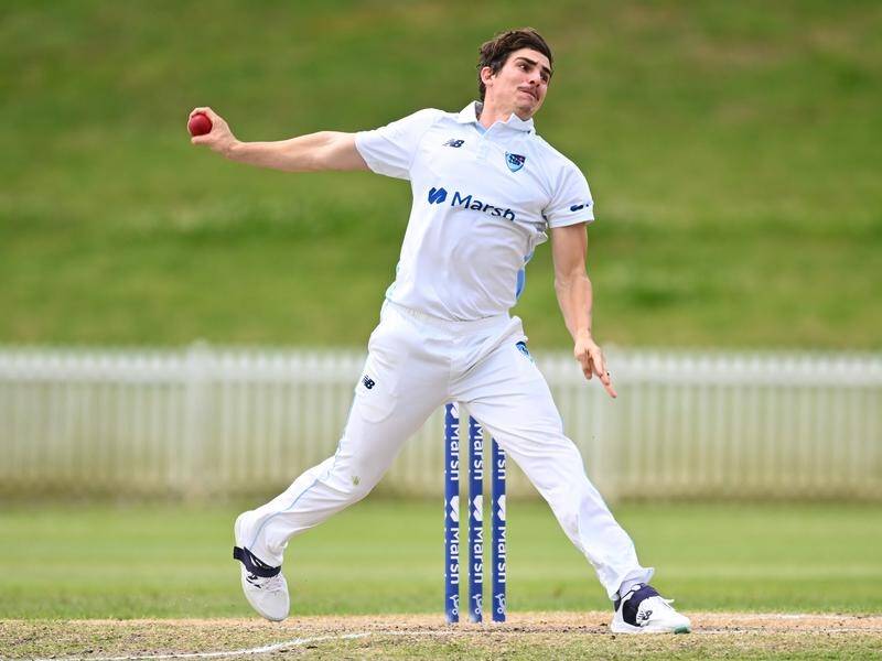 Sean Abbott took 4-56 as NSW dismissed Victoria for 209 on day one of their Shield clash. (Dan Himbrechts/AAP PHOTOS)