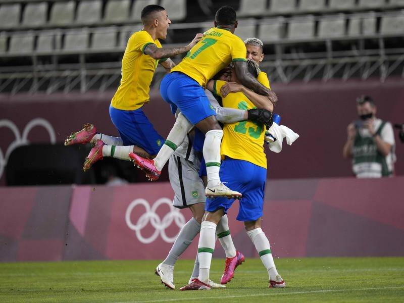 Defending champions Brazil are through to the men's soccer Olympic final after beating Mexico.