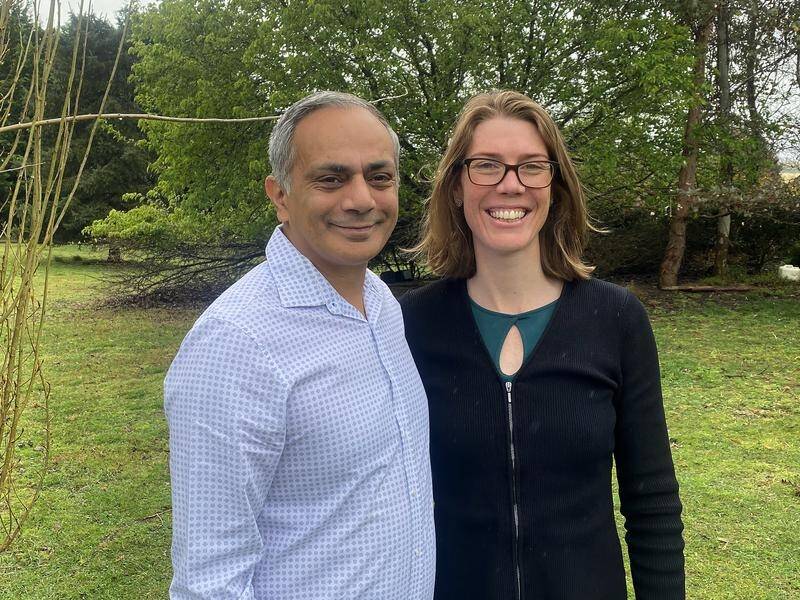 Sartaj Hans (L) and Sophie Ashton, from Goulburn in NSW, are big names on the world bridge circuit. (SUPPLIED)