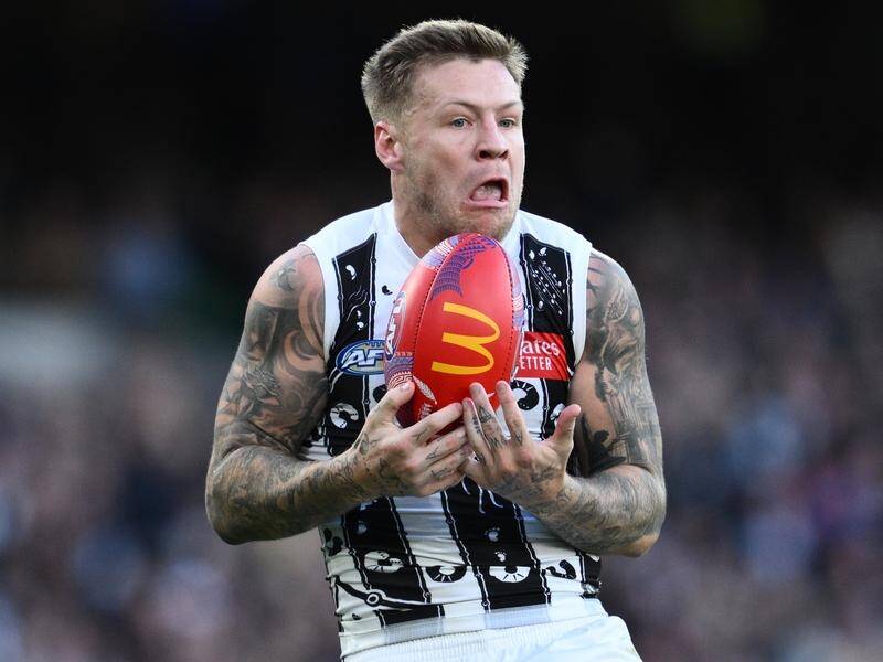 Jordan De Goey will again be watching his hot Pies from the sidelines due to another injury. (Joel Carrett/AAP PHOTOS)