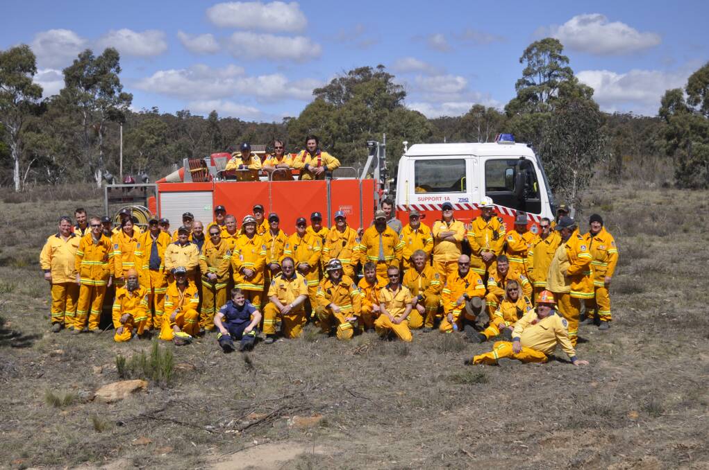 GET READY: Crews from the RFS Mulwaree Support Brigade and other local brigades gathered at Towrang fire captain Alan Burman’s property last Sunday for a training day. (Photo: Gerard Walsh) 